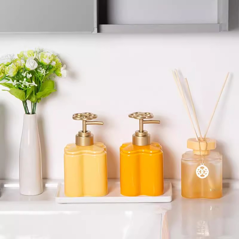 Moderne oranje bloemen keramis - Water Bottle Blank recensie en prijs